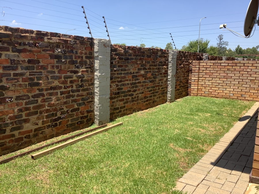 2 Bedroom Property for Sale in Dassie Rand North West